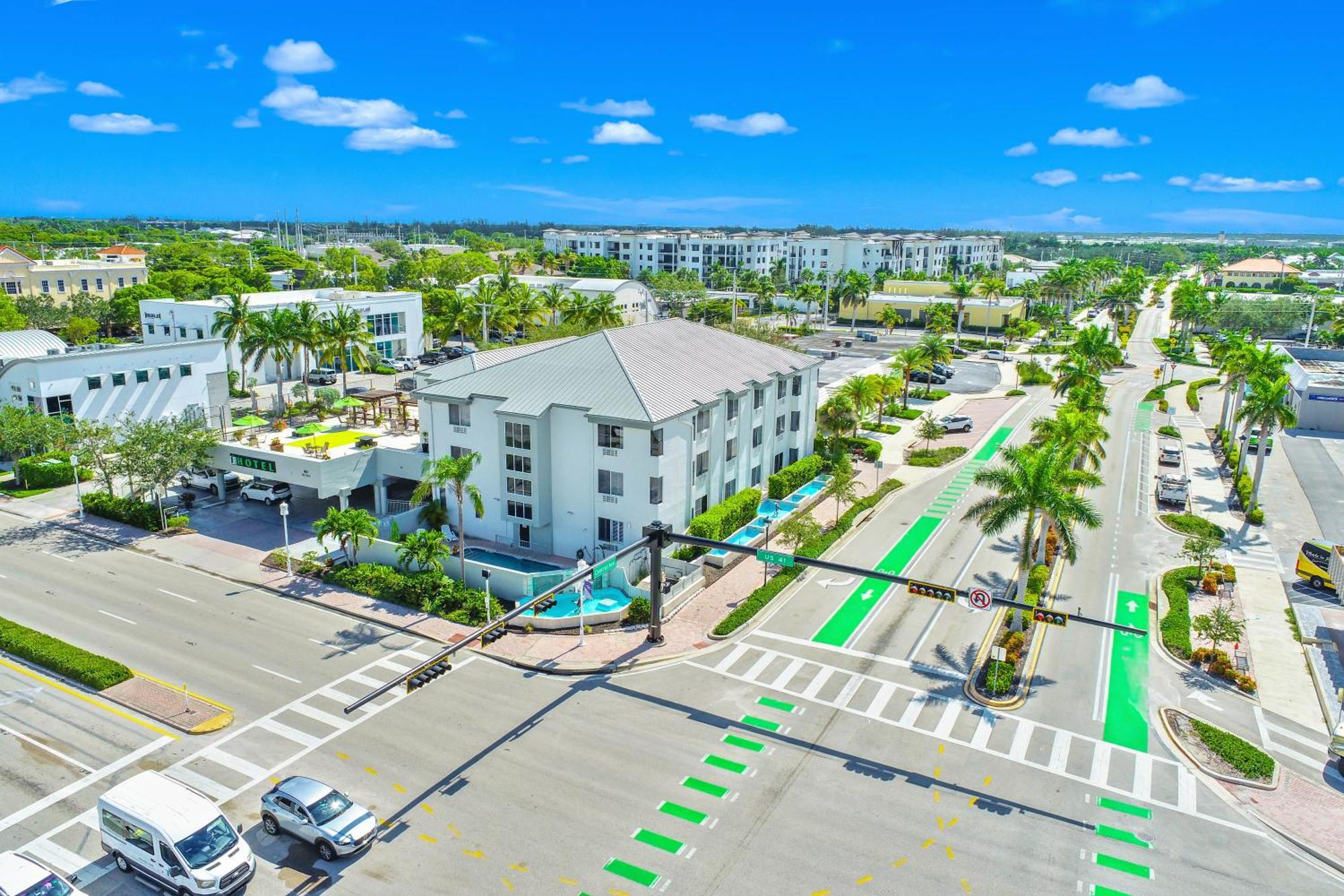Naples Park Central Hotel Exteriér fotografie