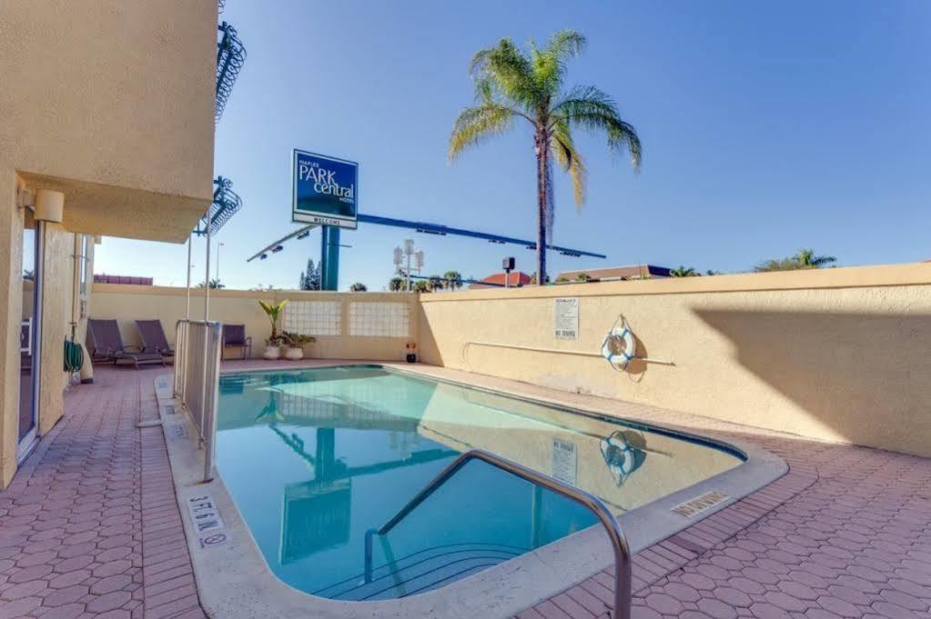 Naples Park Central Hotel Exteriér fotografie